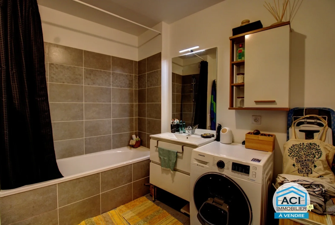 Appartement de T3 avec terrasse et garage à Décines-Charpieu 