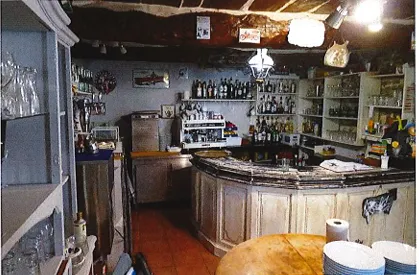 Immeuble avec bar et cuisine à Collobrières à 100 000 € 