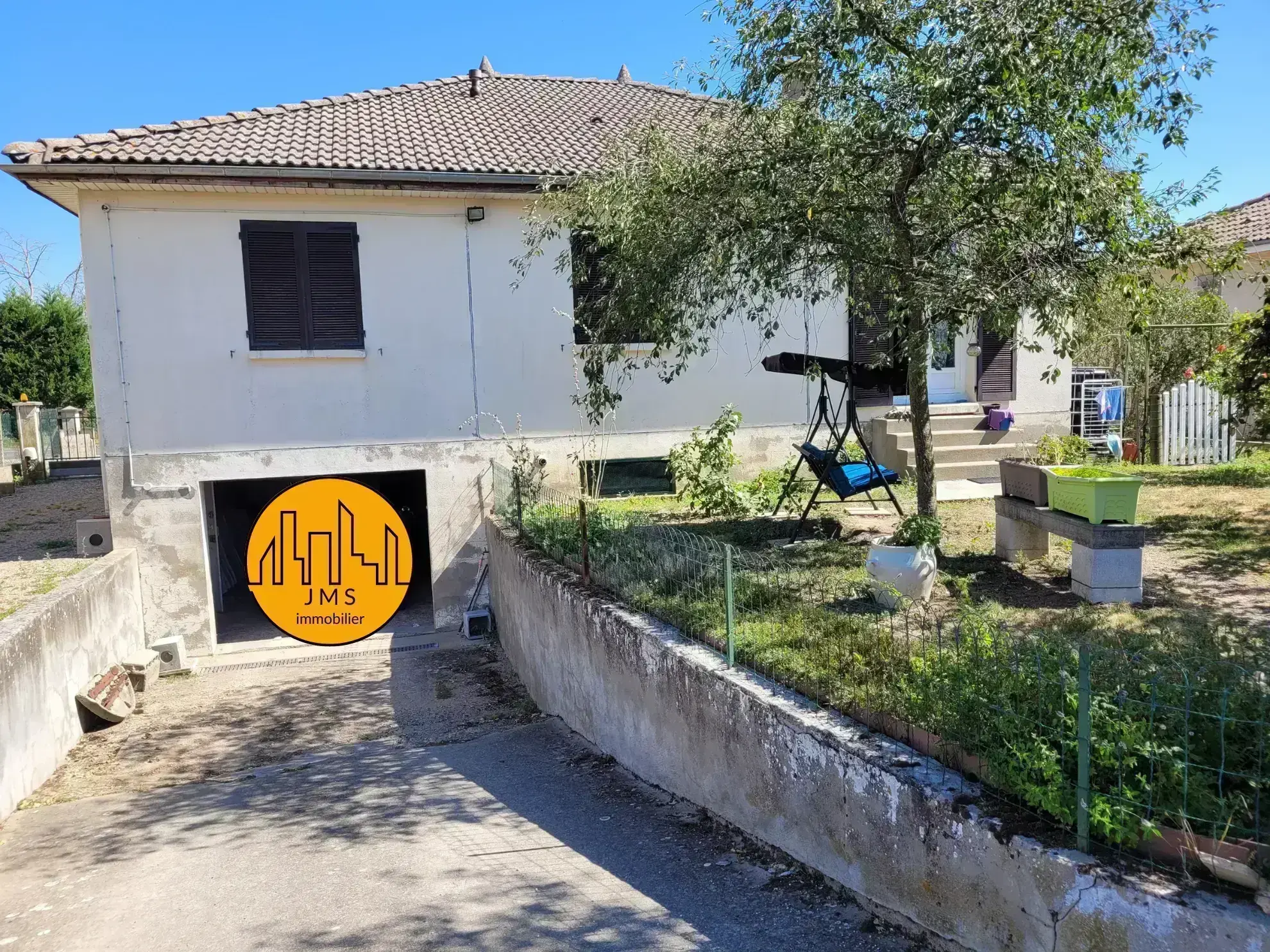 Jolie maison avec jardin 