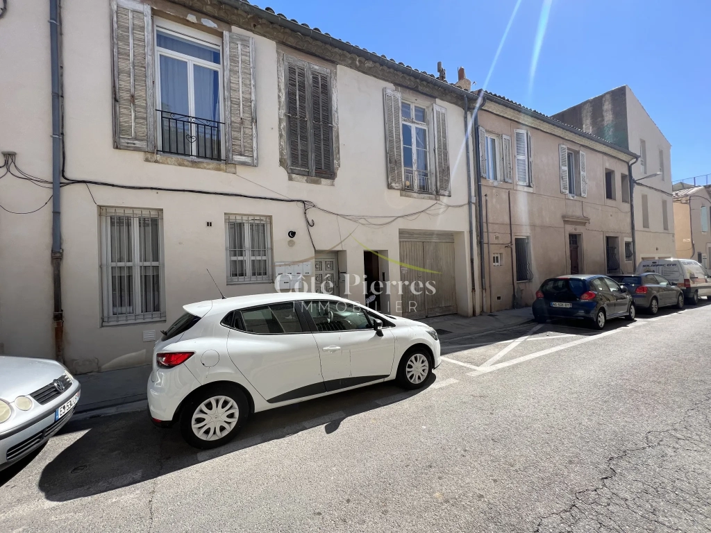 Maison de ville à Nimes avec garage