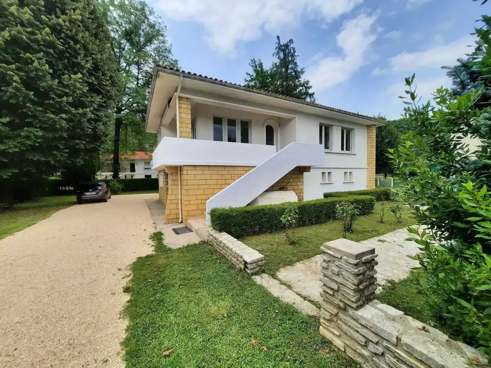 Maison à Sauveterre La Lémance - Belle maison avec grand parc ombragé 