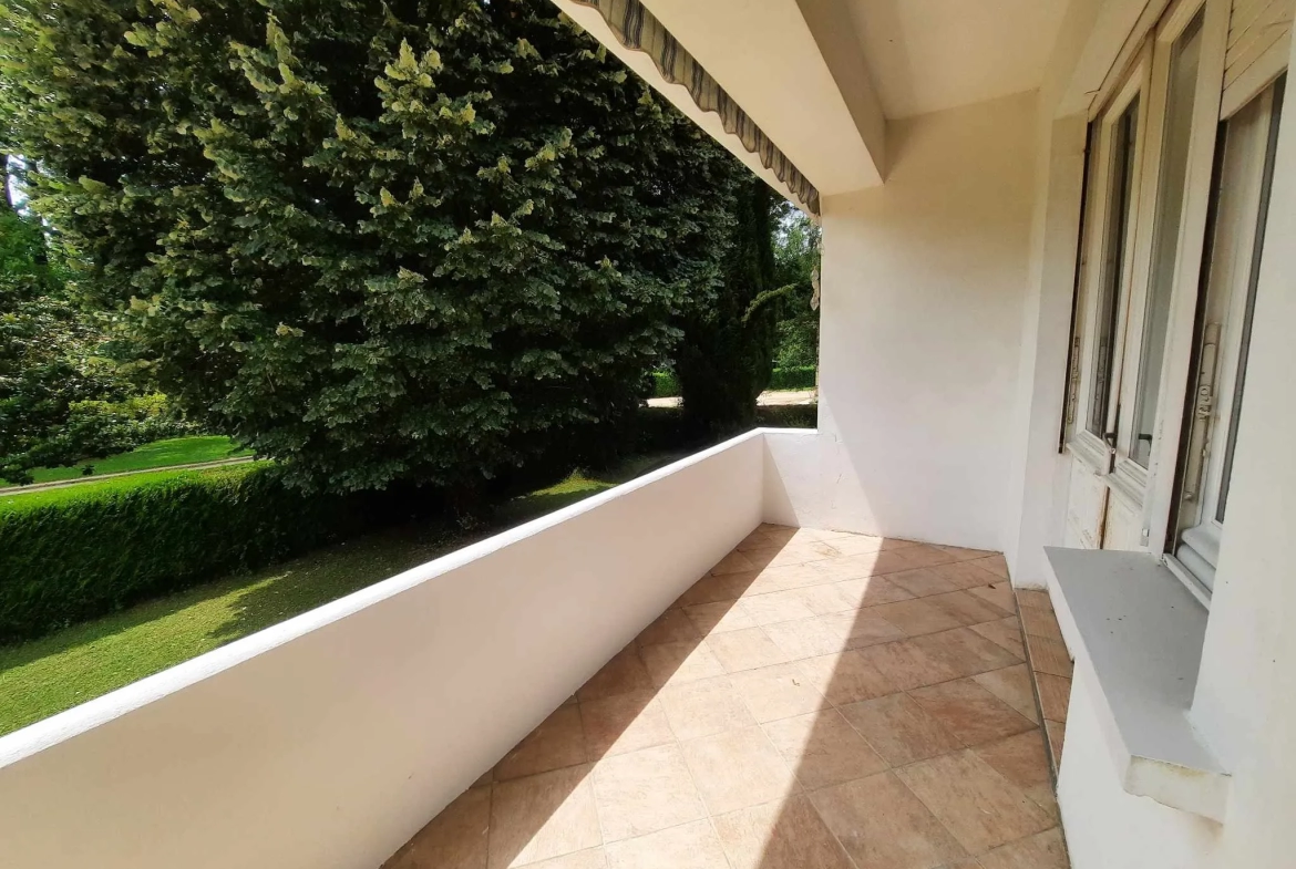 Maison à Sauveterre La Lémance - Belle maison avec grand parc ombragé 