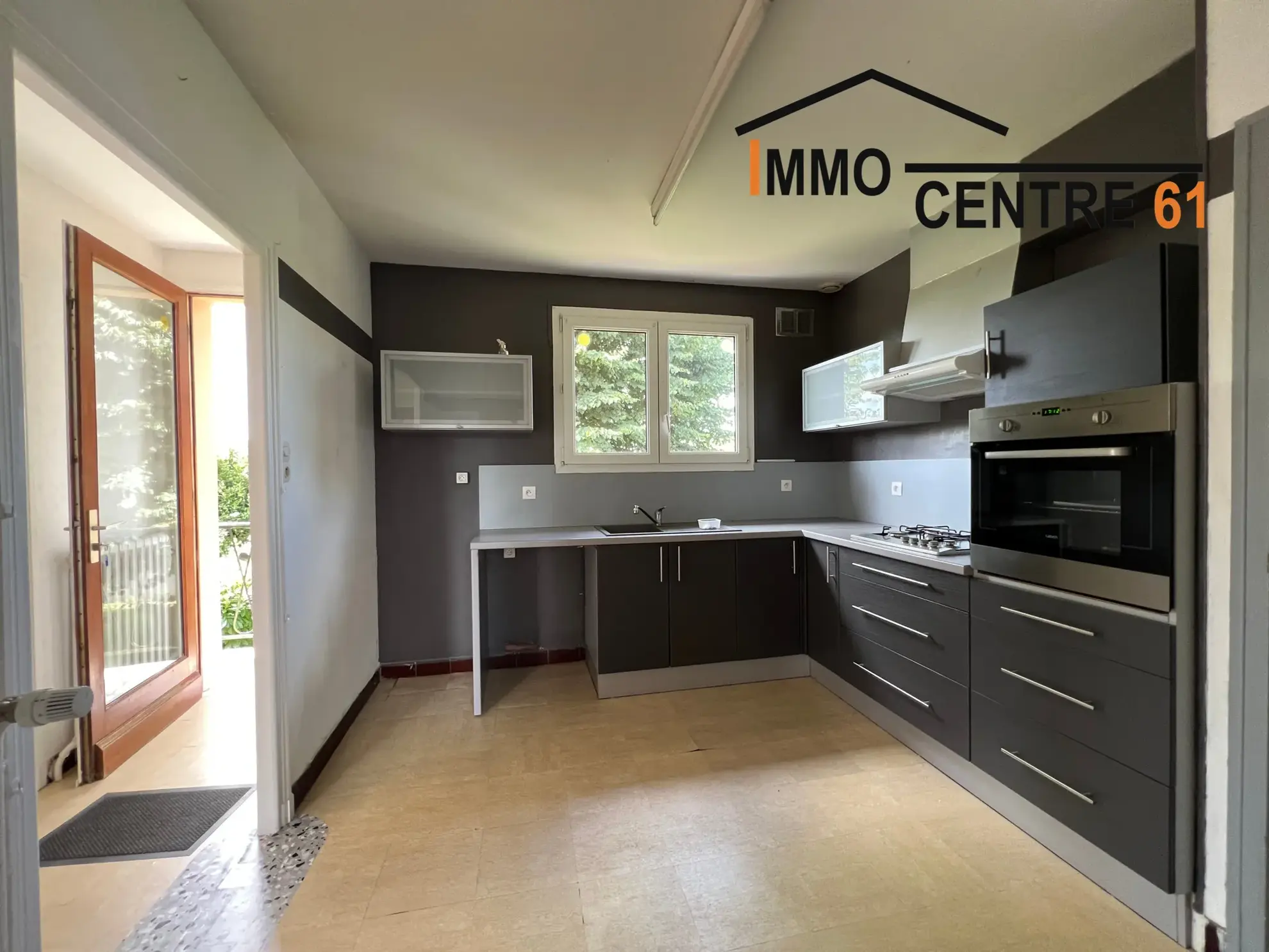 Maison 3 chambres avec dépendance 200m2 à Carrouges 