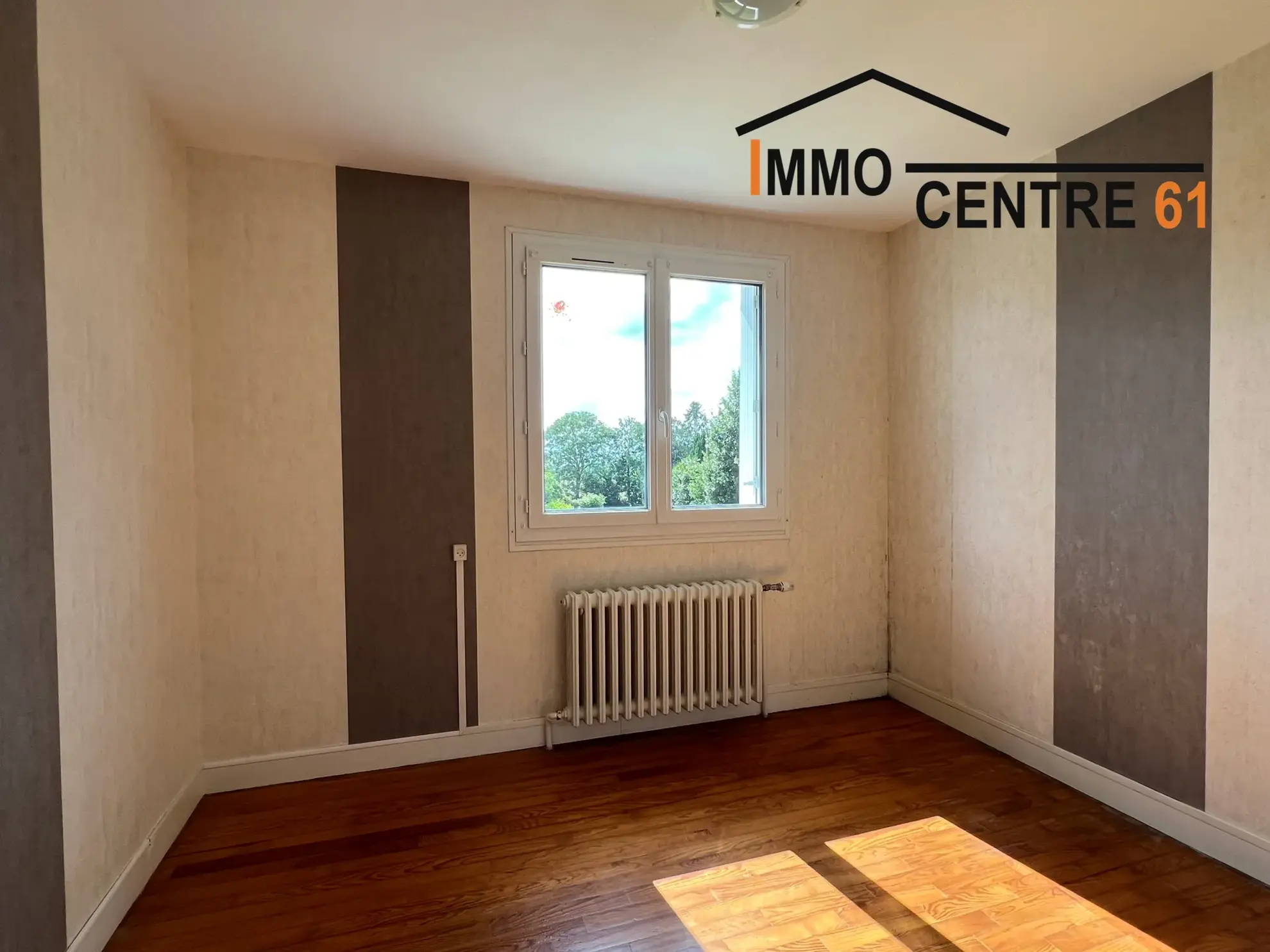 Maison 3 chambres avec dépendance 200m2 à Carrouges 