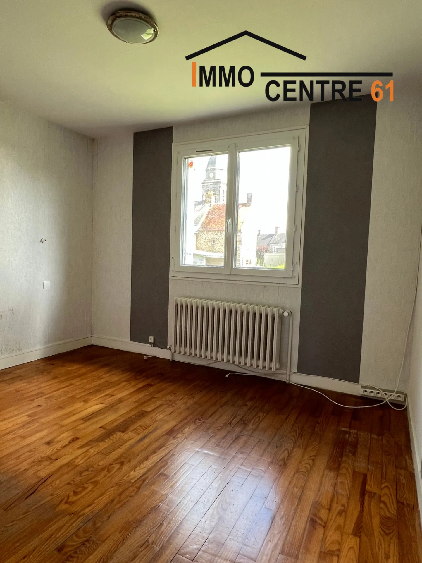 Maison 3 chambres avec dépendance 200m2 à Carrouges 