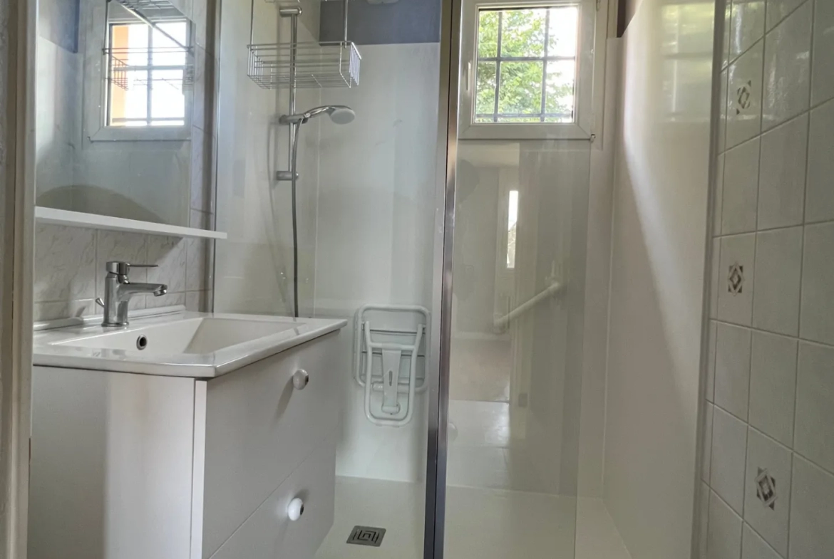 Maison 3 chambres avec dépendance 200m2 à Carrouges 