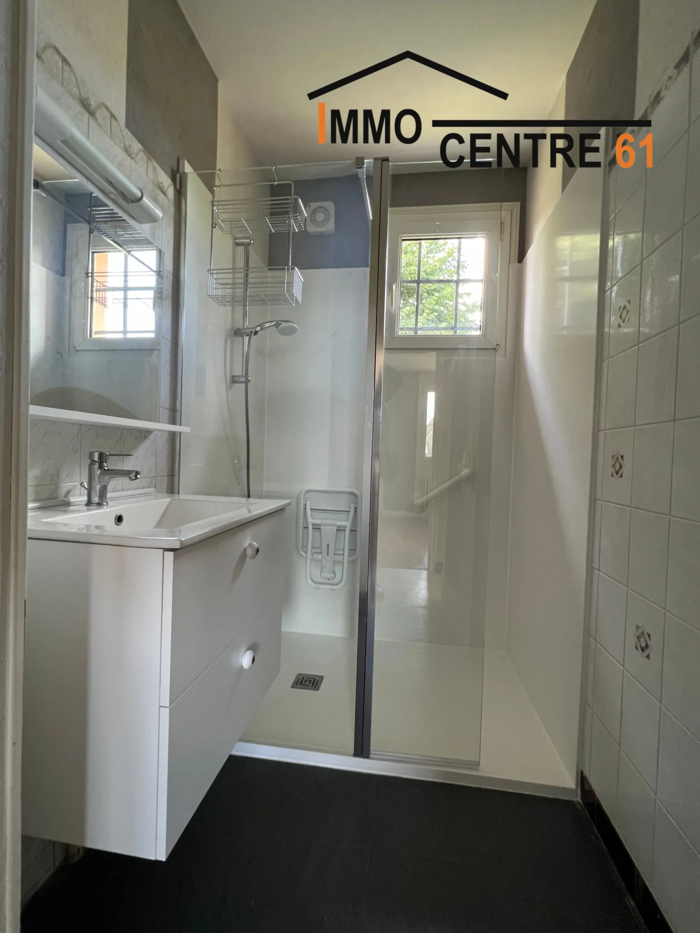 Maison 3 chambres avec dépendance 200m2 à Carrouges 