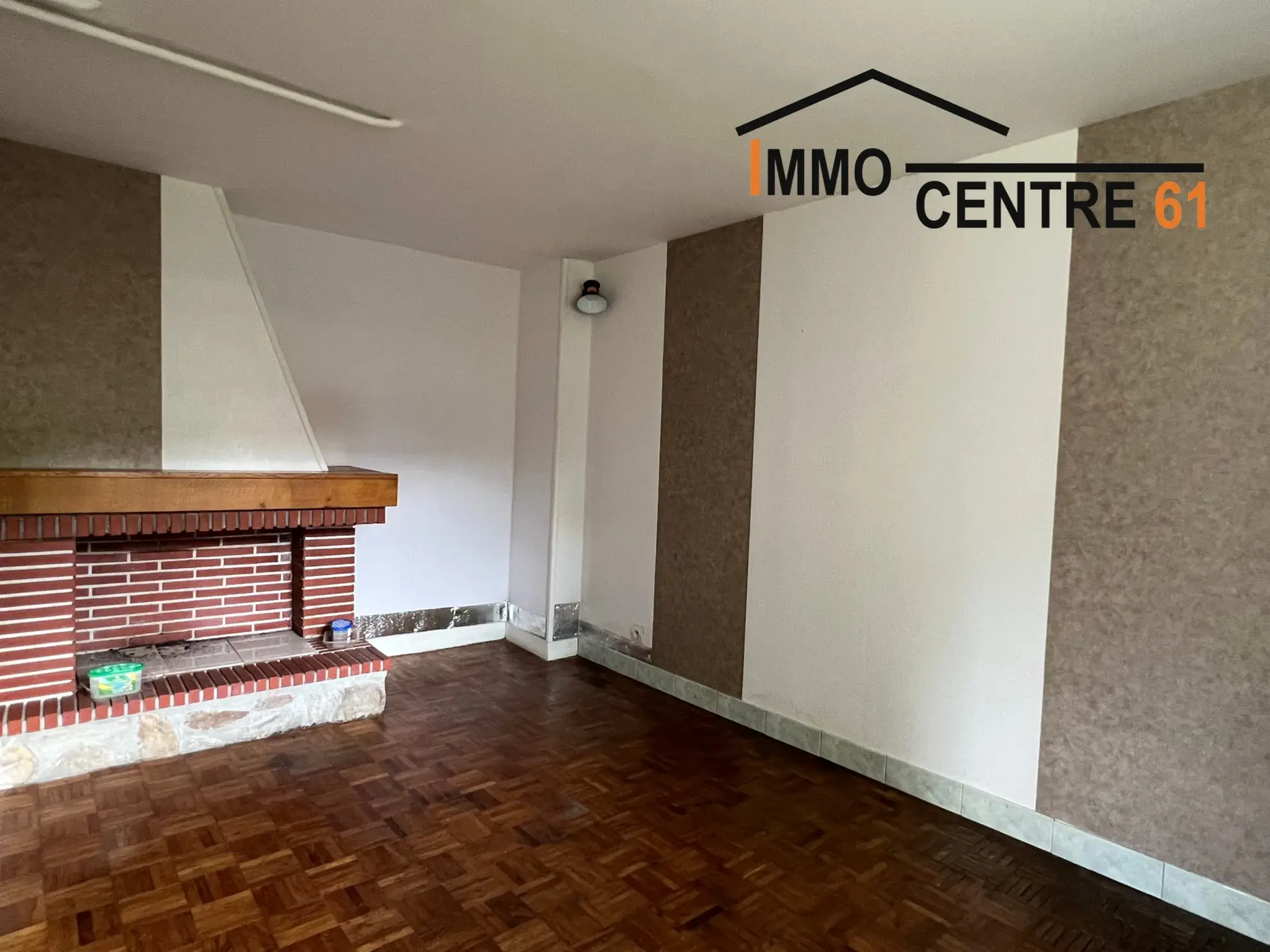 Maison 3 chambres avec dépendance 200m2 à Carrouges 