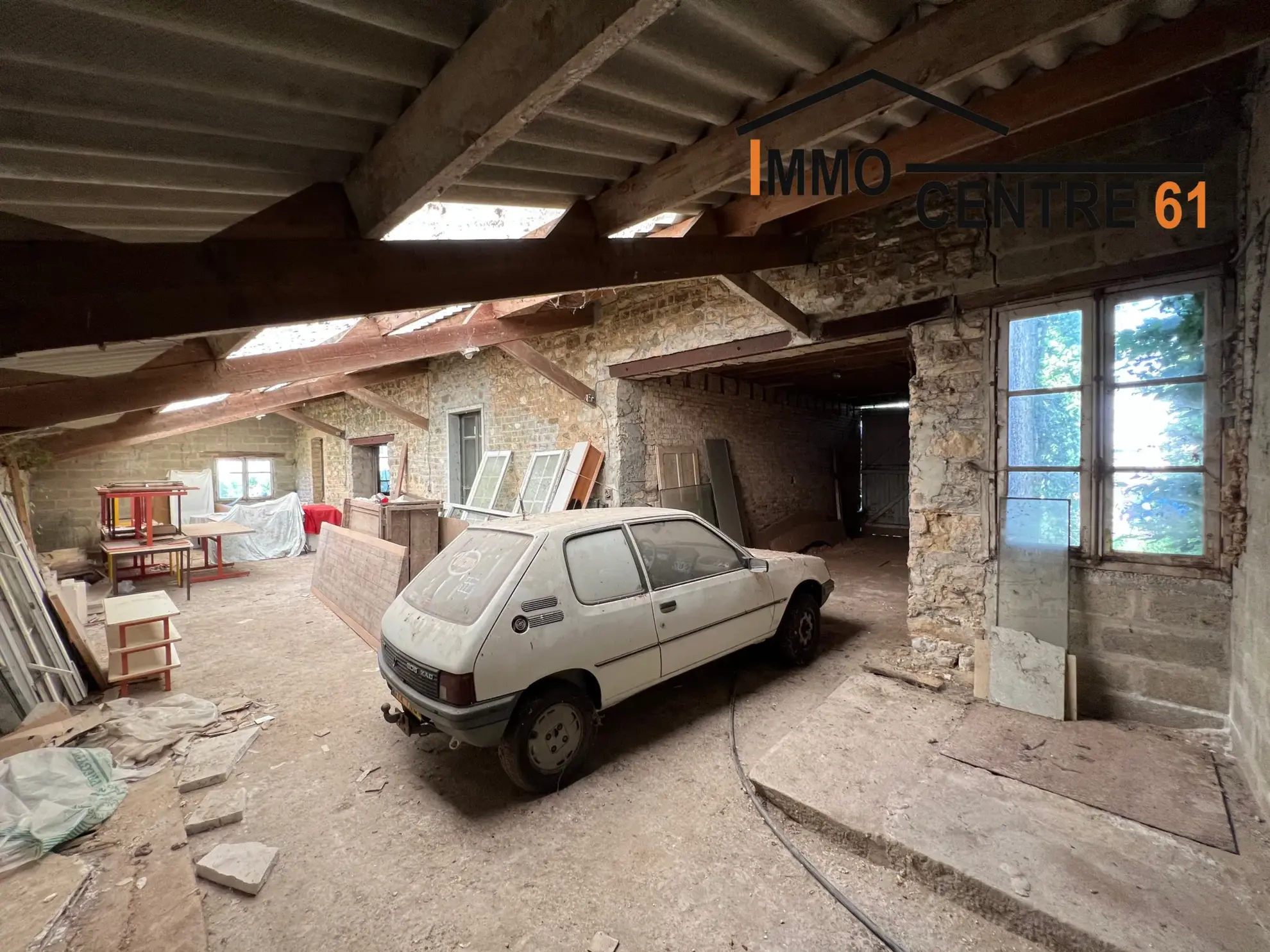 Maison 3 chambres avec dépendance 200m2 à Carrouges 