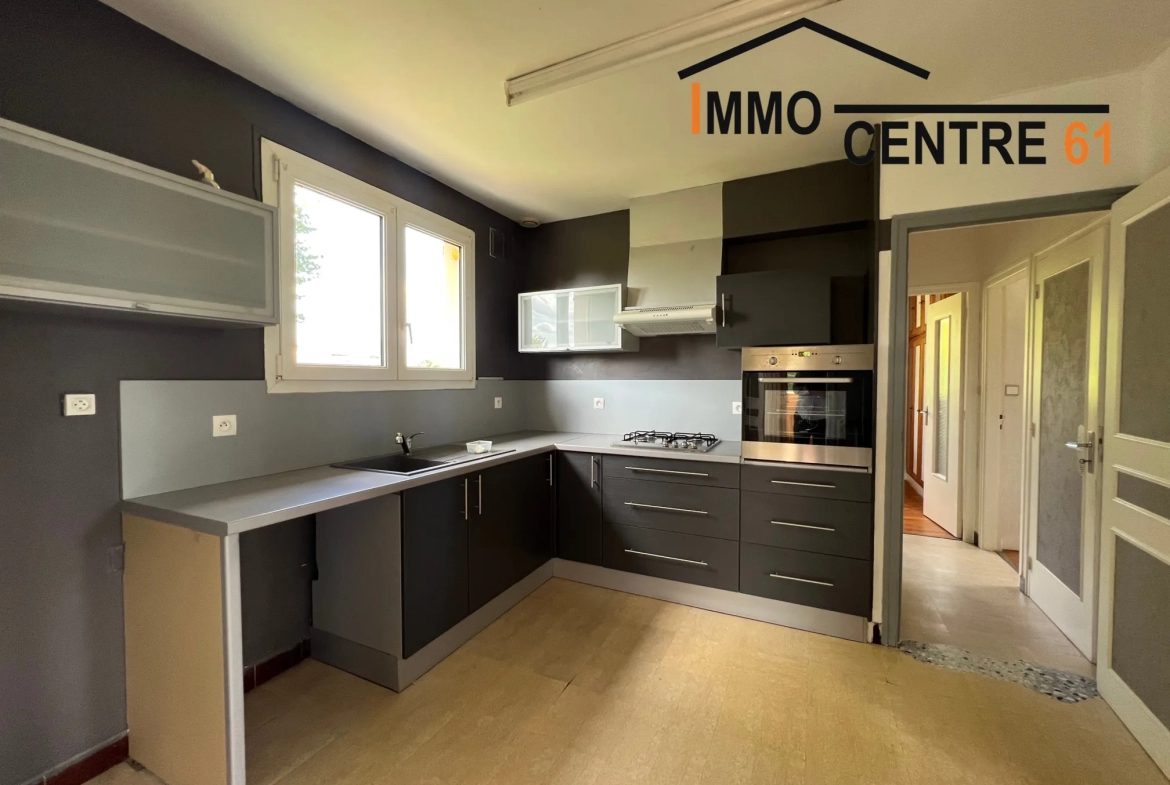Maison 3 chambres avec dépendance 200m2 à Carrouges 