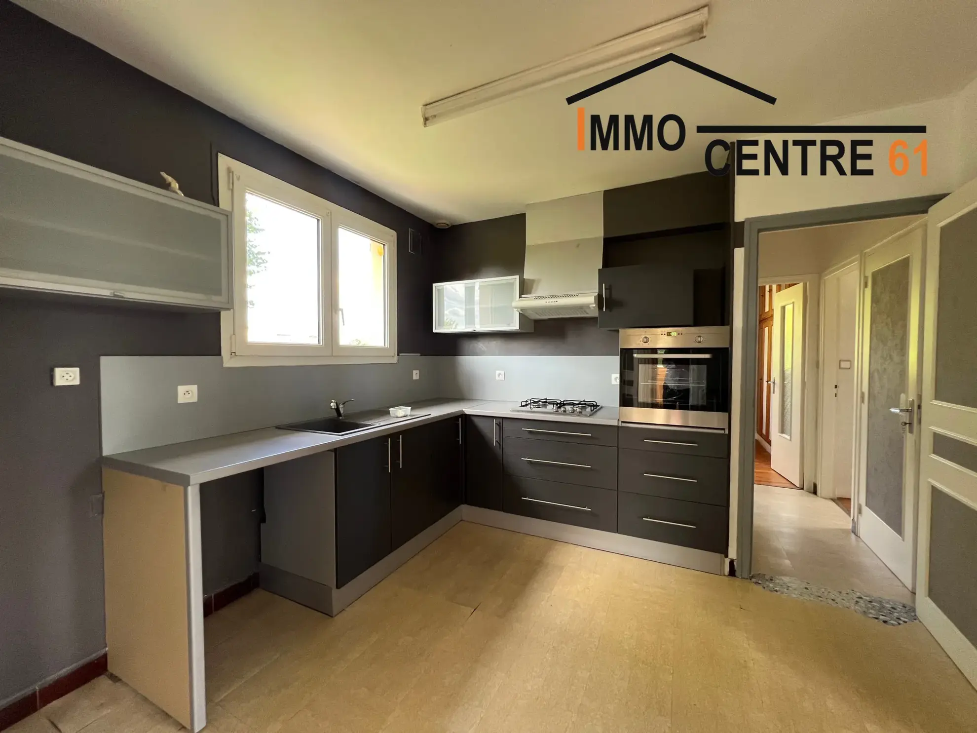 Maison 3 chambres avec dépendance 200m2 à Carrouges 