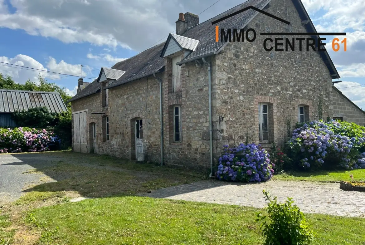 Maison 3 chambres avec dépendance 200m2 à Carrouges 