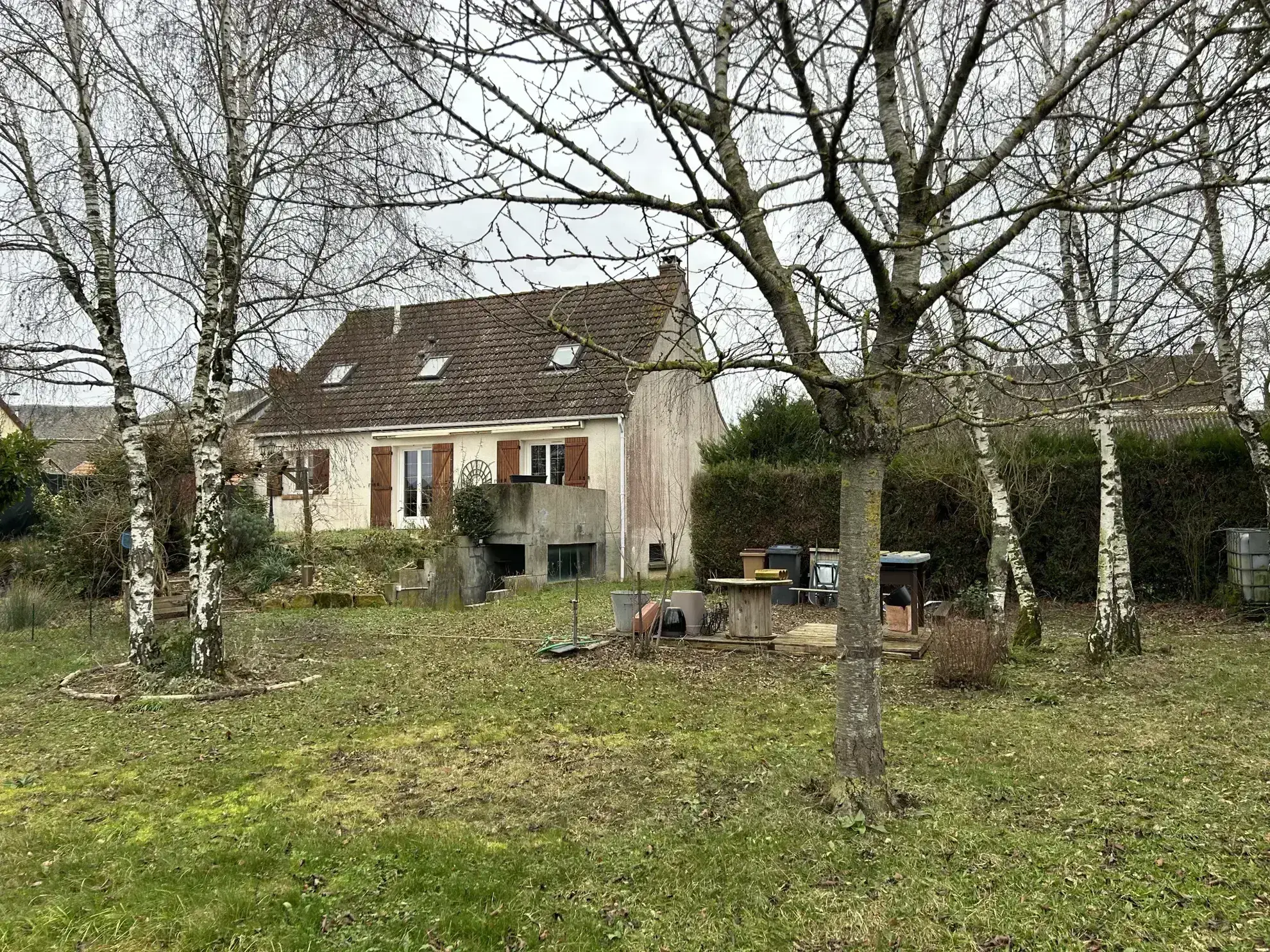 Maison à Sermaises avec 4 chambres et garage 