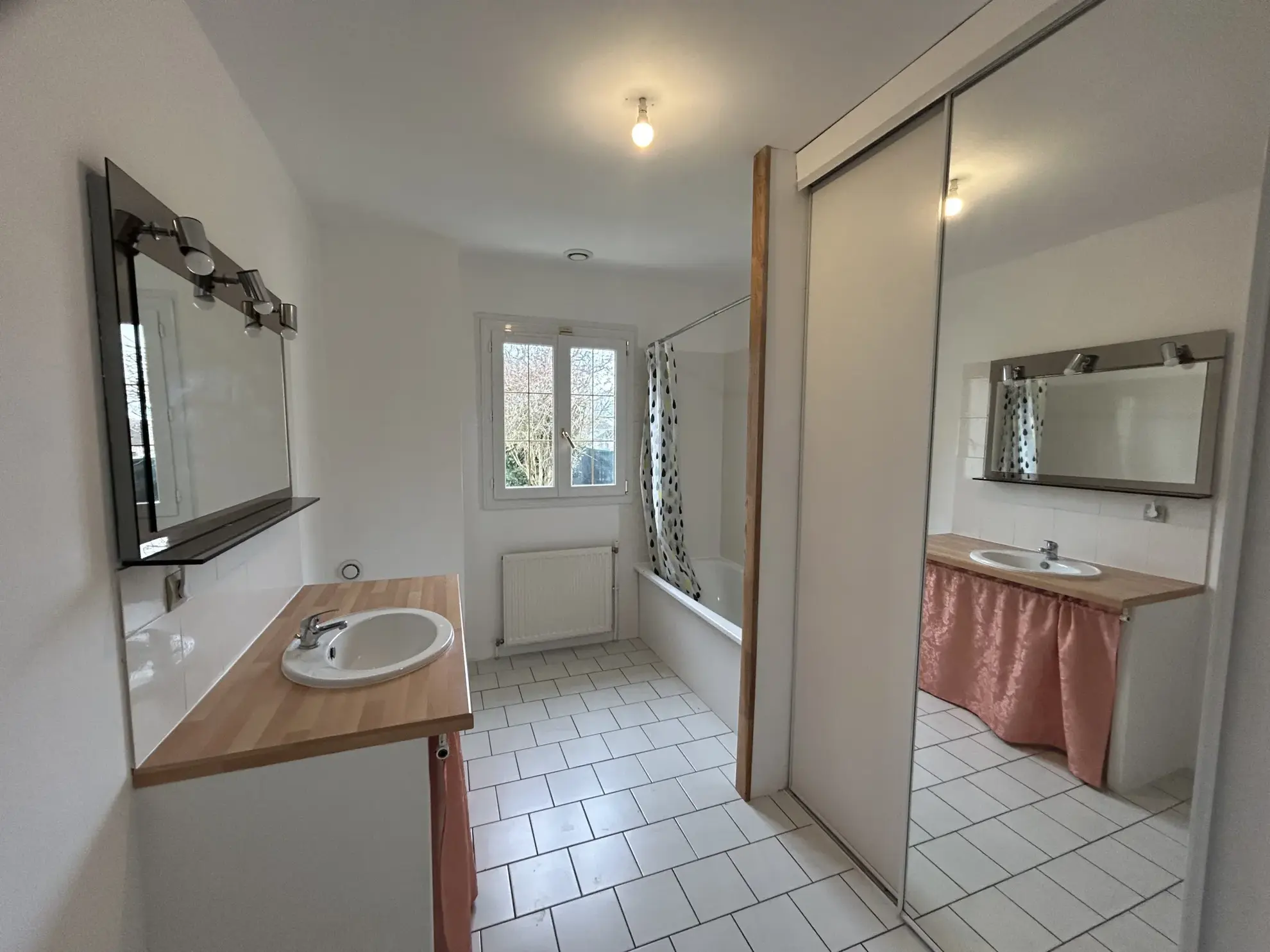 Maison à Sermaises avec 4 chambres et garage 