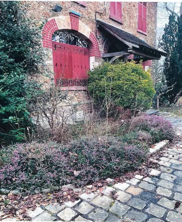 Maison spacieuse avec 6 chambres à Neauphle-Le-Château 