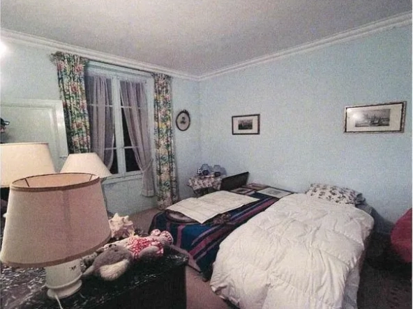 Maison spacieuse avec 6 chambres à Neauphle-Le-Château 