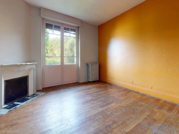 Appartement à rénover avec 4 chambres à Dijon 