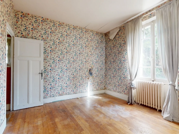 Appartement à rénover avec 4 chambres à Dijon 
