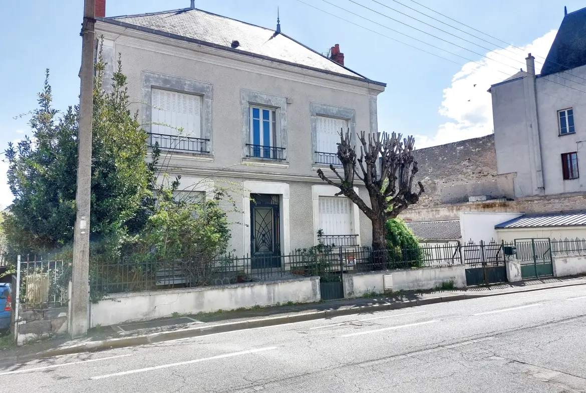 Belle Maison de Maître Lumineuse à Cusset - Proche Vichy 