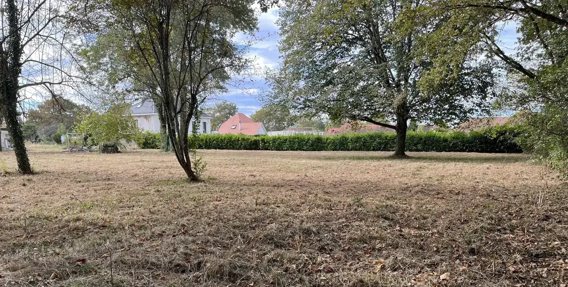 Terrain constructible à Ousse - 1 200m2 