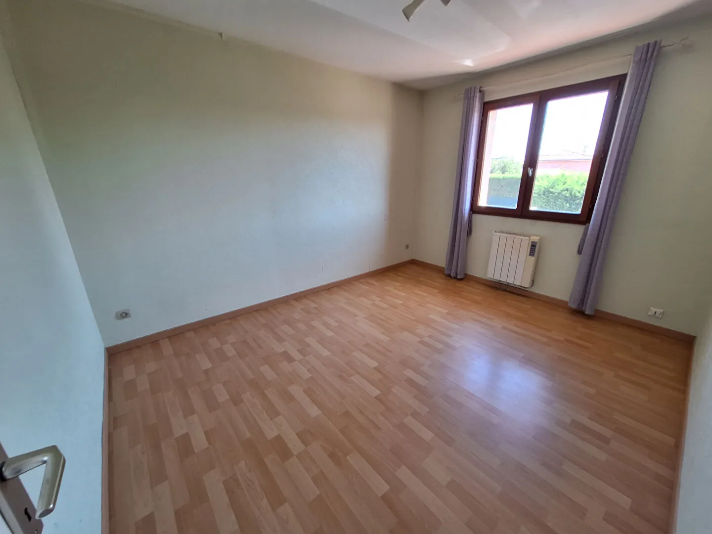Beautiful House with 3 Bedrooms in Roussillon 