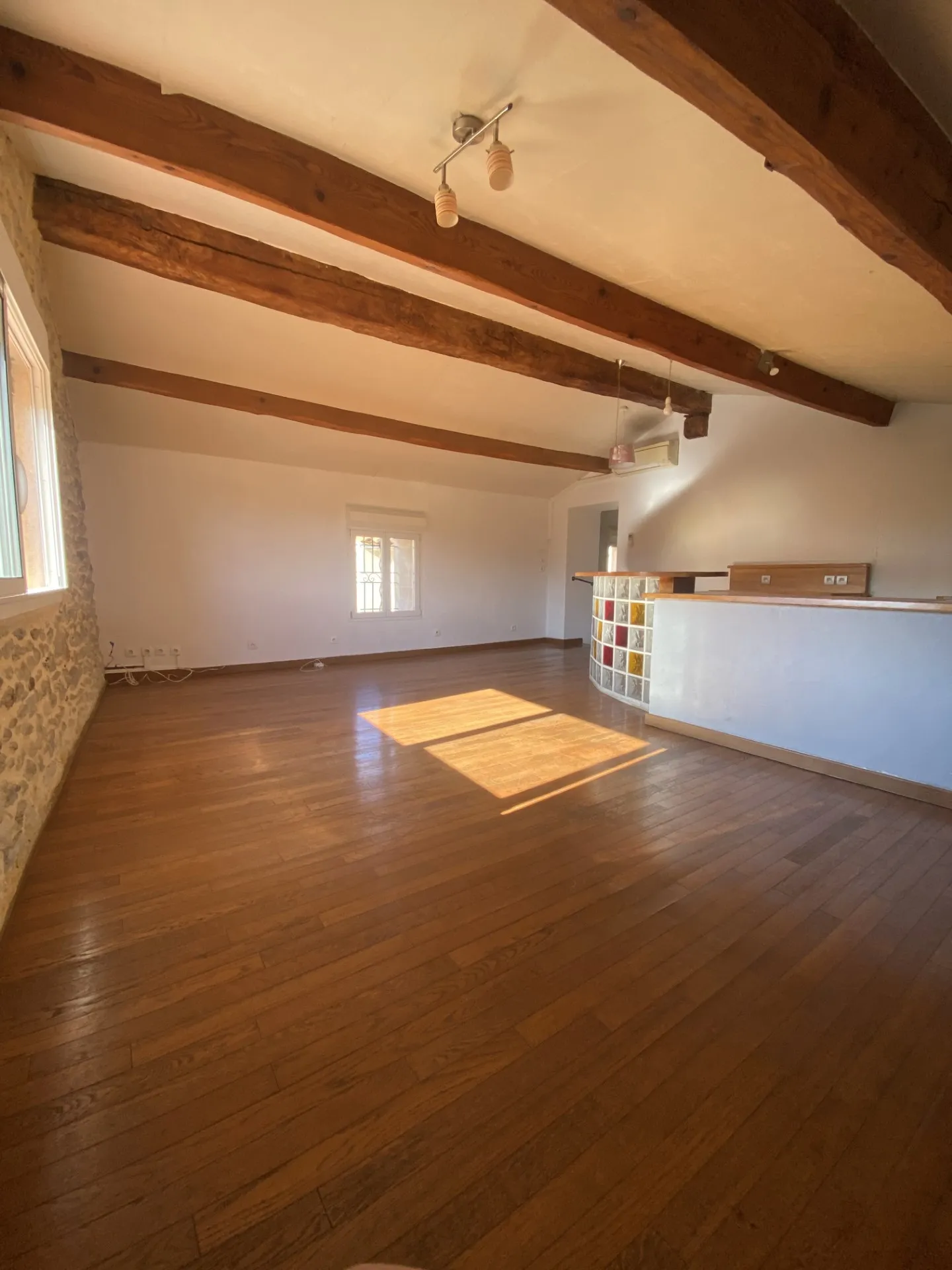 Appartement Charmant avec Vue sur les Montagnes au Boulou 