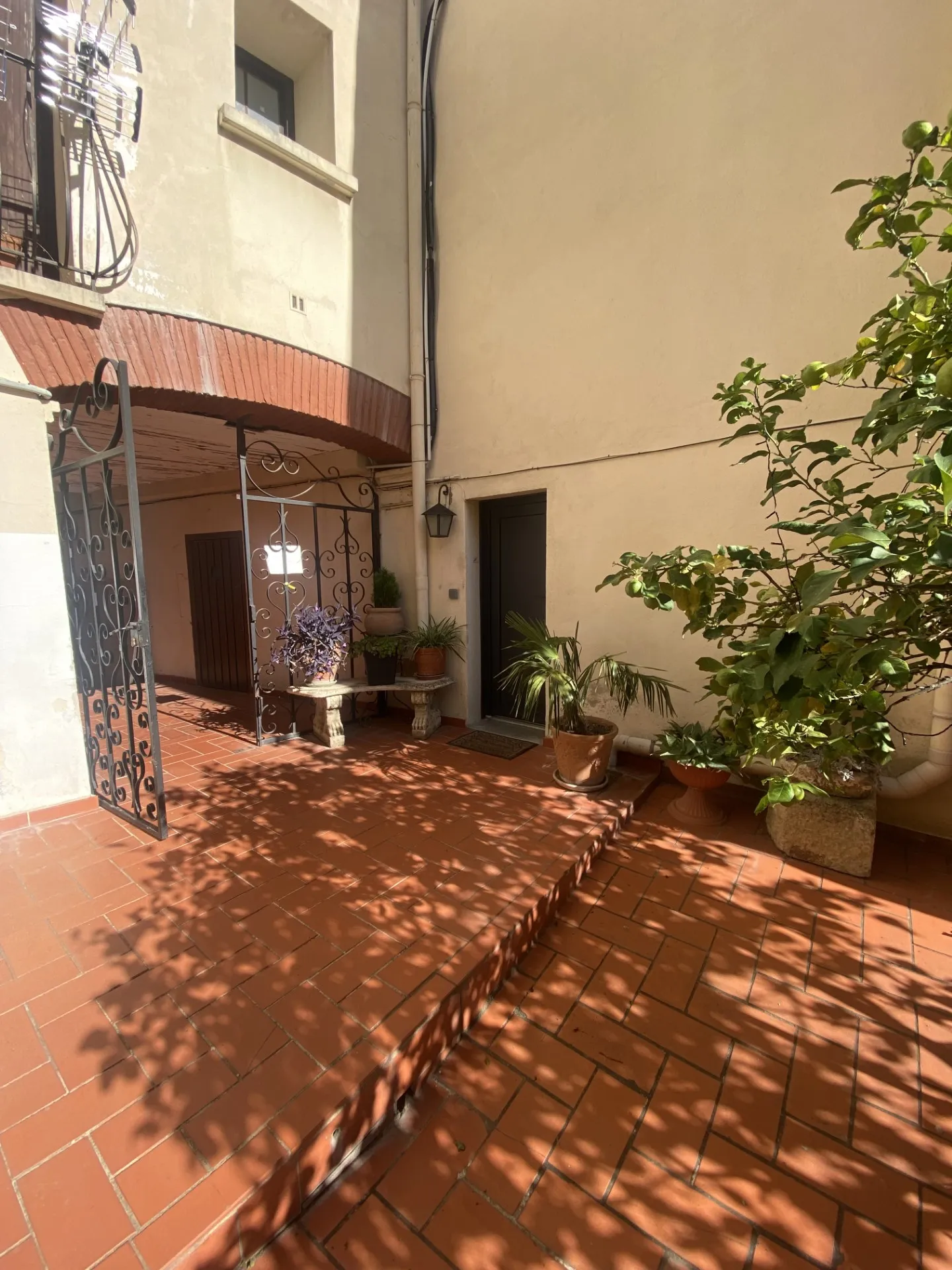 Appartement Charmant avec Vue sur les Montagnes au Boulou 