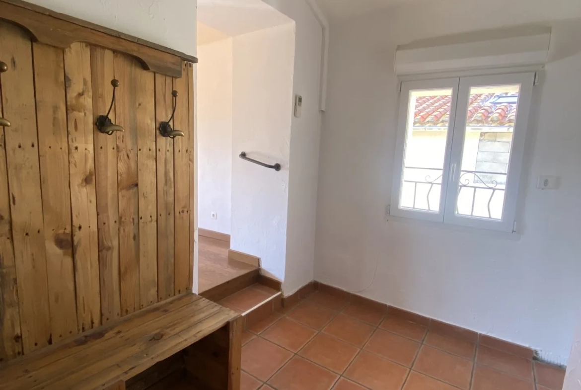 Appartement Charmant avec Vue sur les Montagnes au Boulou 