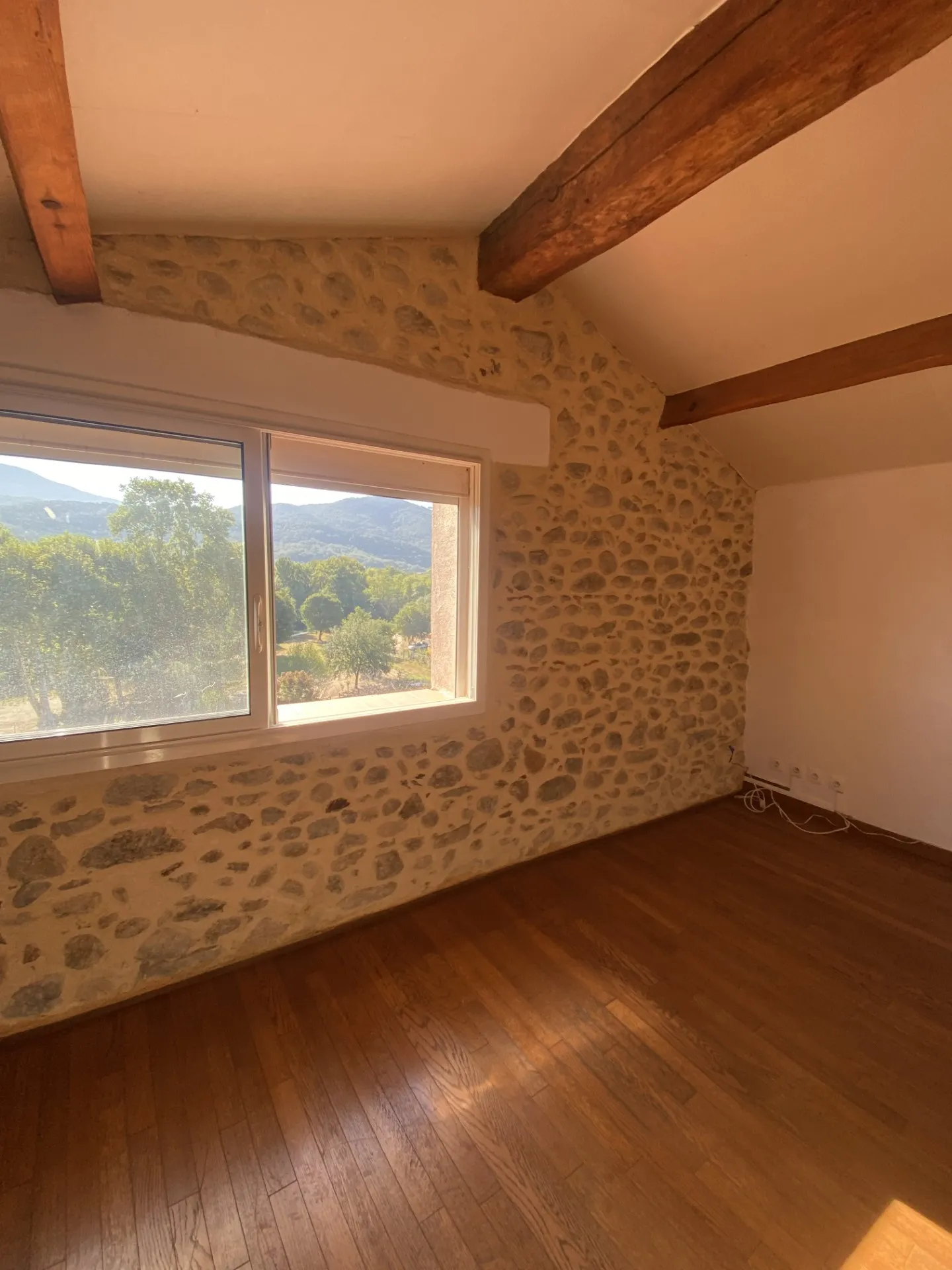 Appartement Charmant avec Vue sur les Montagnes au Boulou 