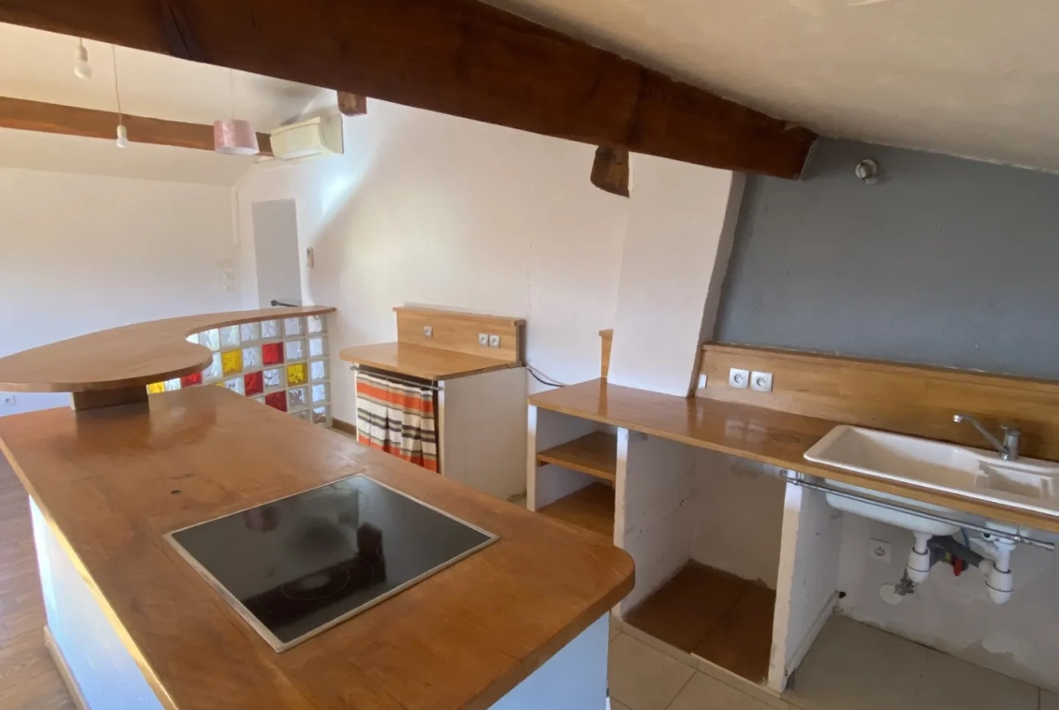 Appartement Charmant avec Vue sur les Montagnes au Boulou 