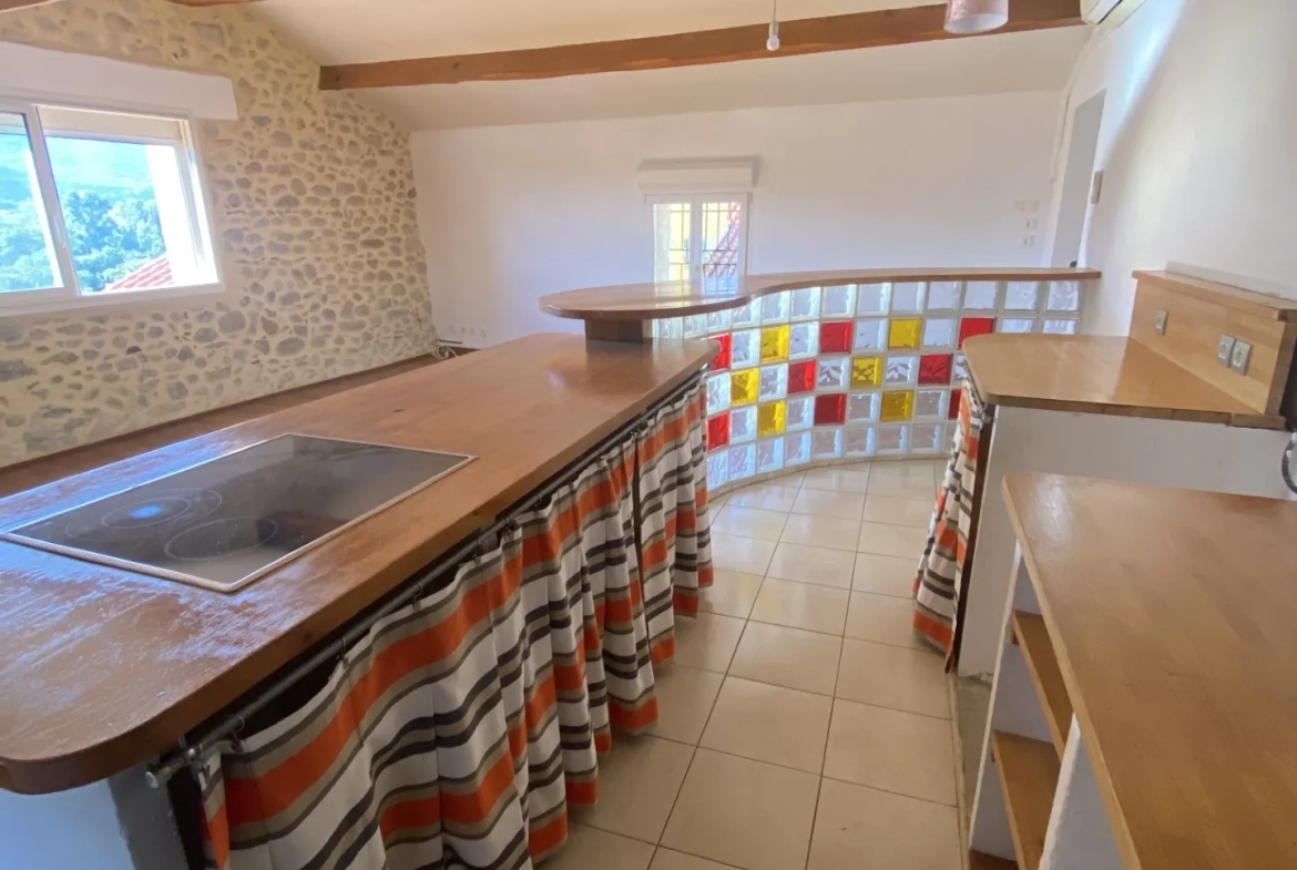 Appartement Charmant avec Vue sur les Montagnes au Boulou 