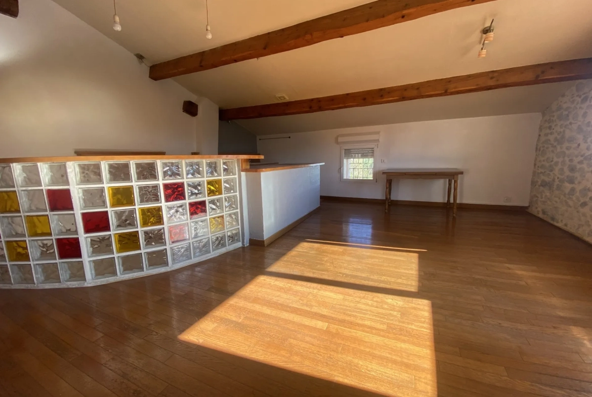 Appartement Charmant avec Vue sur les Montagnes au Boulou 
