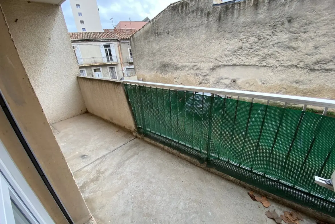 Studio à Nîmes avec Terrasse et Parking 