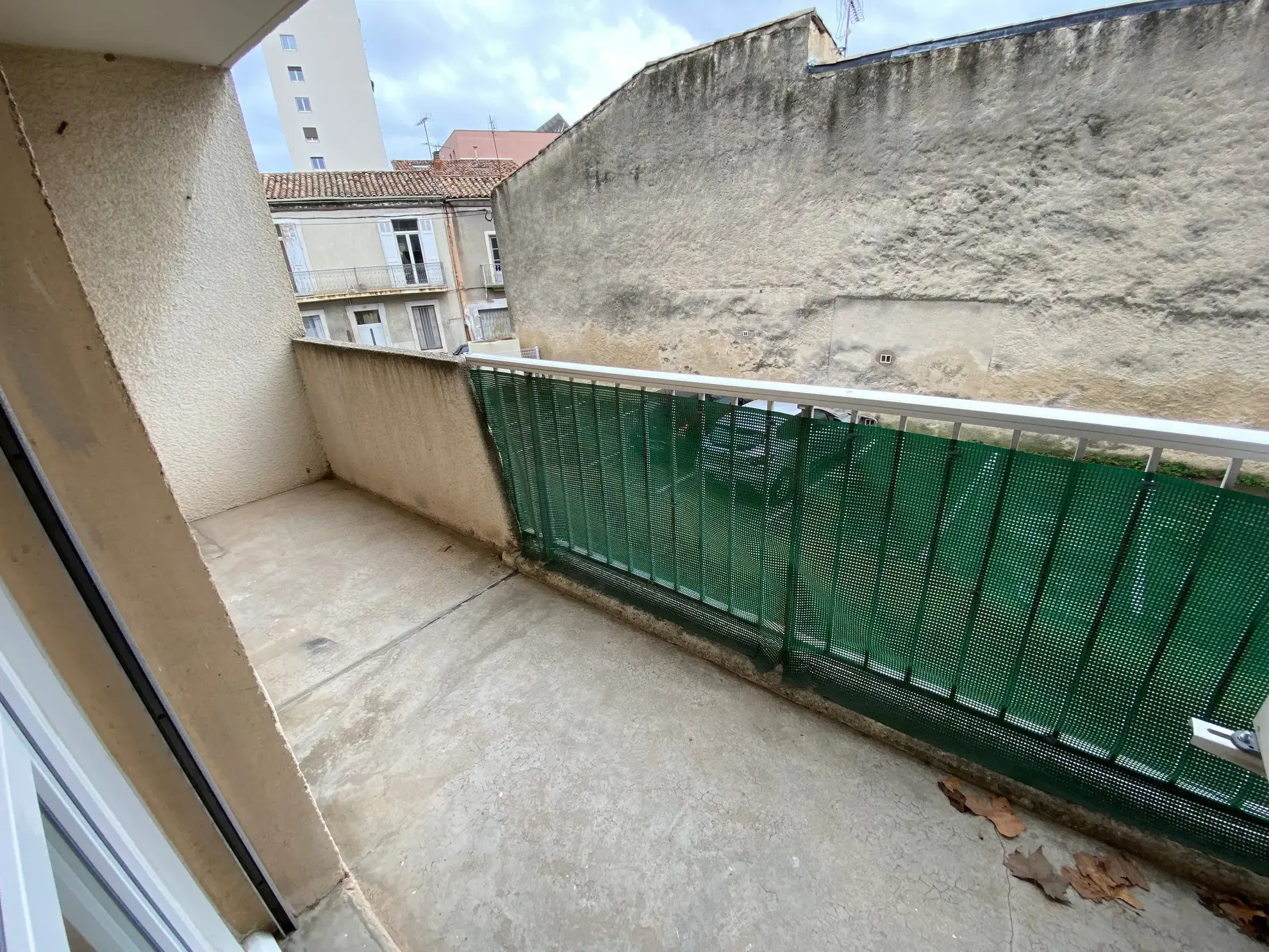 Studio à Nîmes avec Terrasse et Parking 