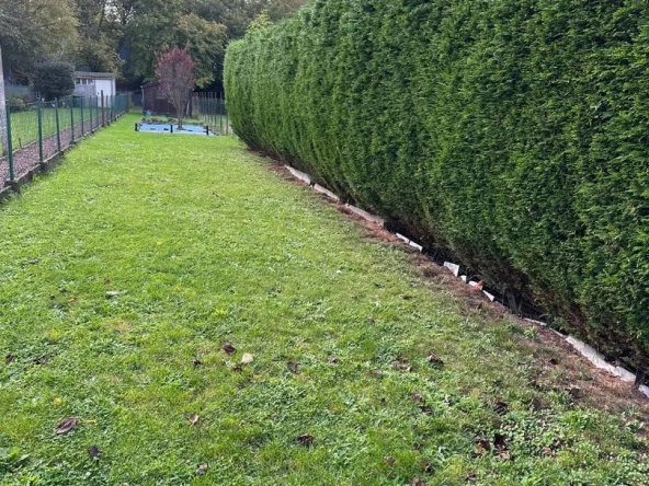 Charmante maison avec jardin à NEUVILLE EN FERRAIN 