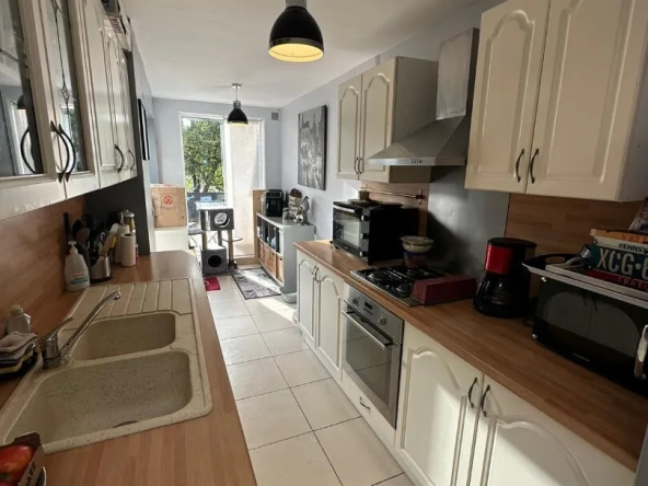 Charmante maison avec jardin à NEUVILLE EN FERRAIN 