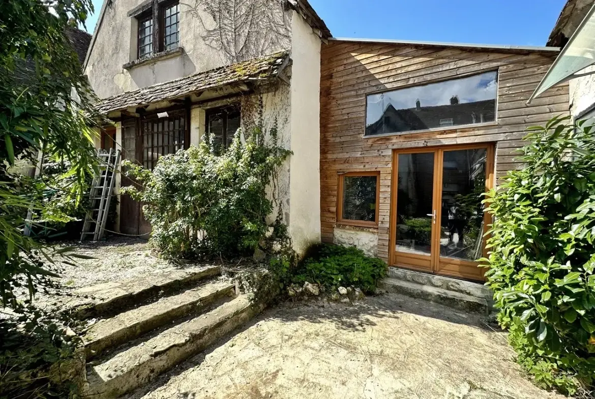Maison de bourg rénovée avec cour à Donnemarie Dontilly 