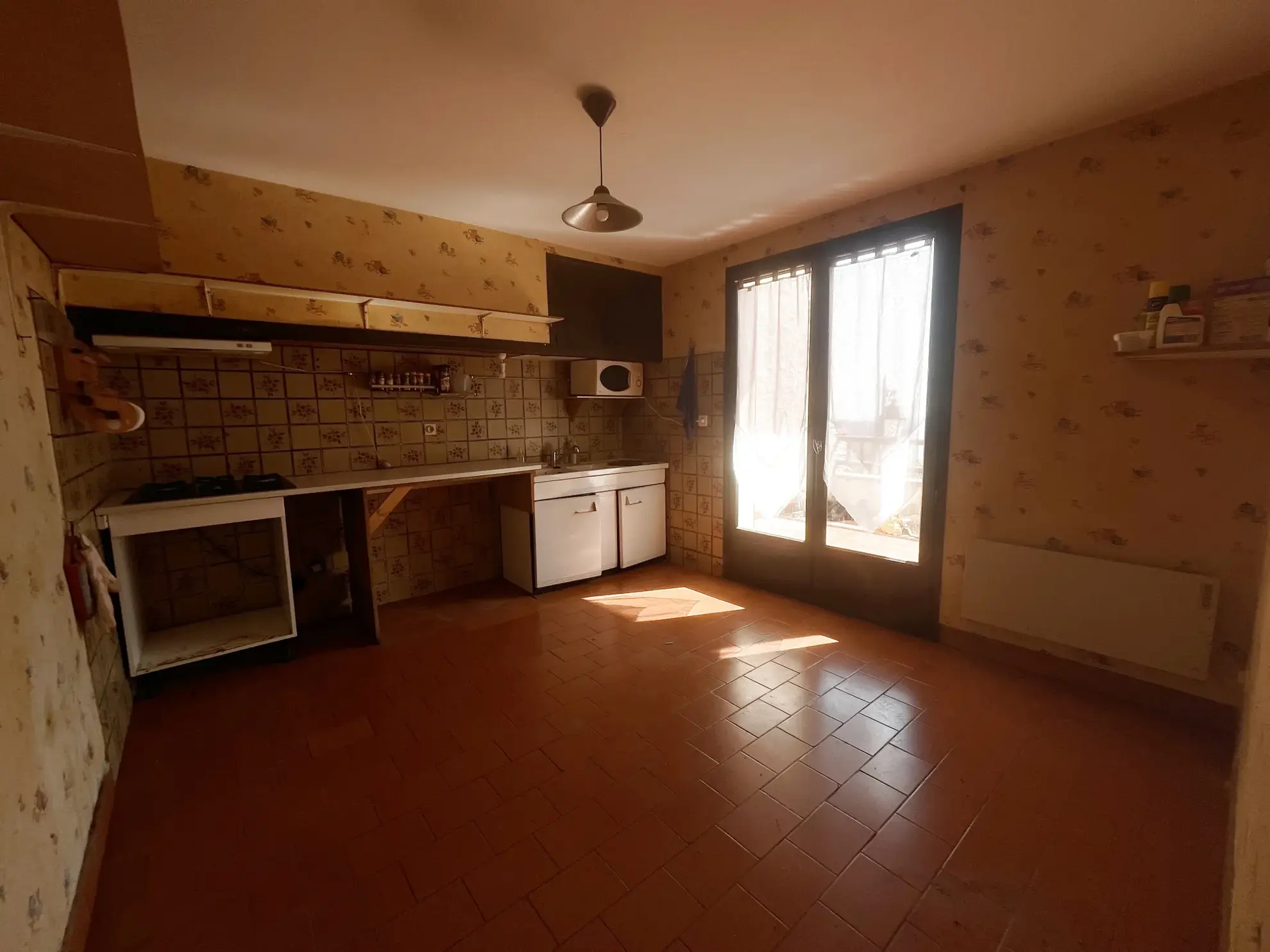 Spacious F7 House with Garage and Panoramic View in Montbolo 