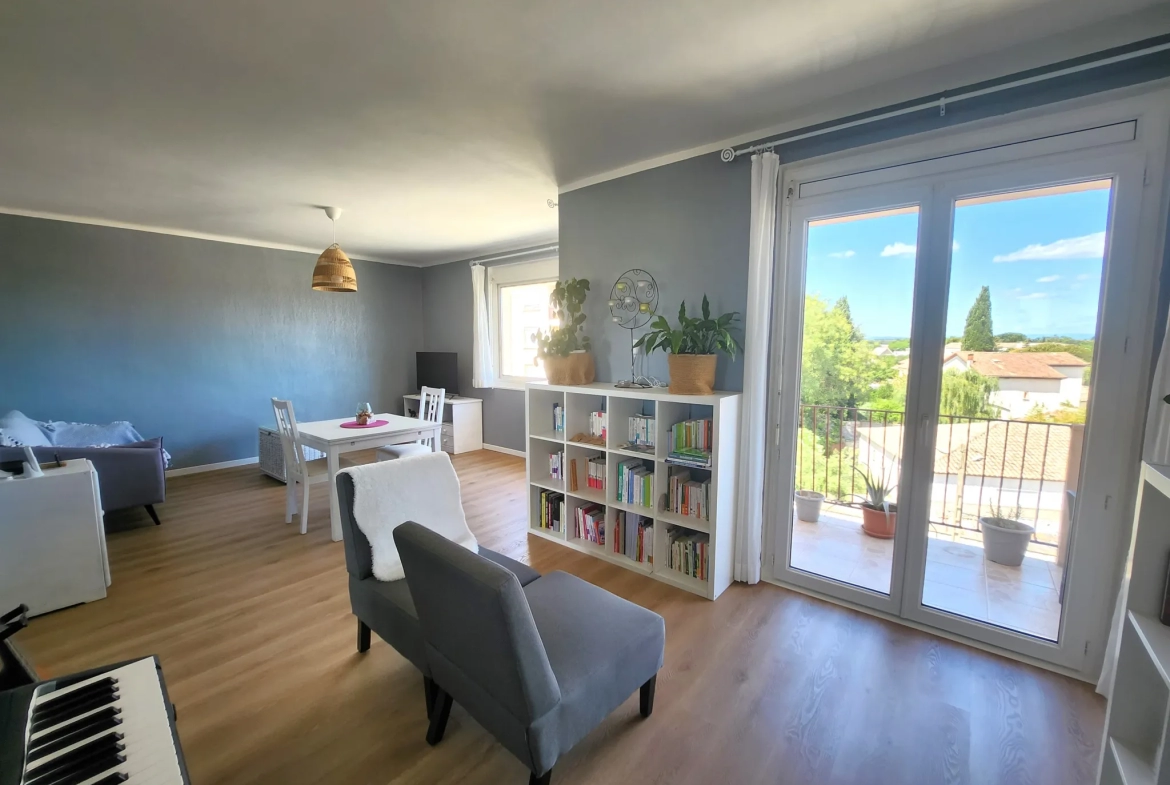 Appartement T3 rénové avec double balcon à Lunel 