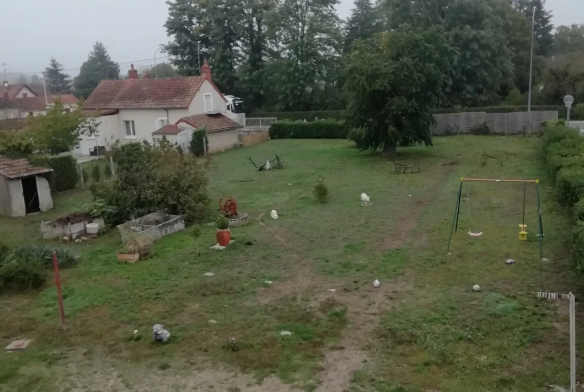 Maison de Bourg F6 130m2 avec dépendances 130m2 et jardin de 1500m2 clos !! 