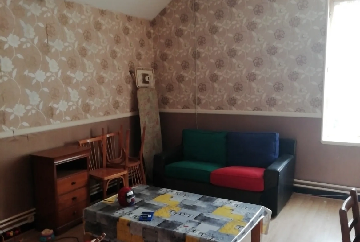 Maison de Bourg F6 130m2 avec dépendances 130m2 et jardin de 1500m2 clos !! 