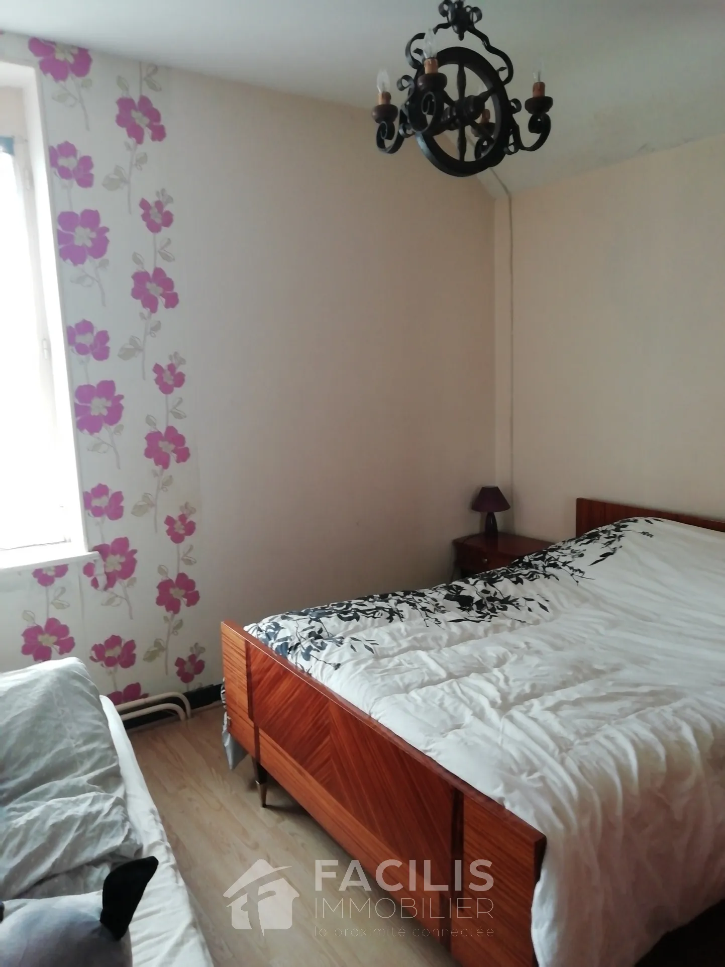 Maison de Bourg F6 130m2 avec dépendances 130m2 et jardin de 1500m2 clos !! 