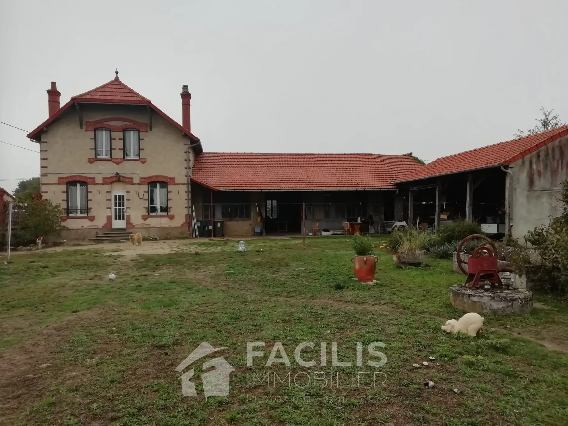 Maison de Bourg F6 130m2 avec dépendances 130m2 et jardin de 1500m2 clos !! 