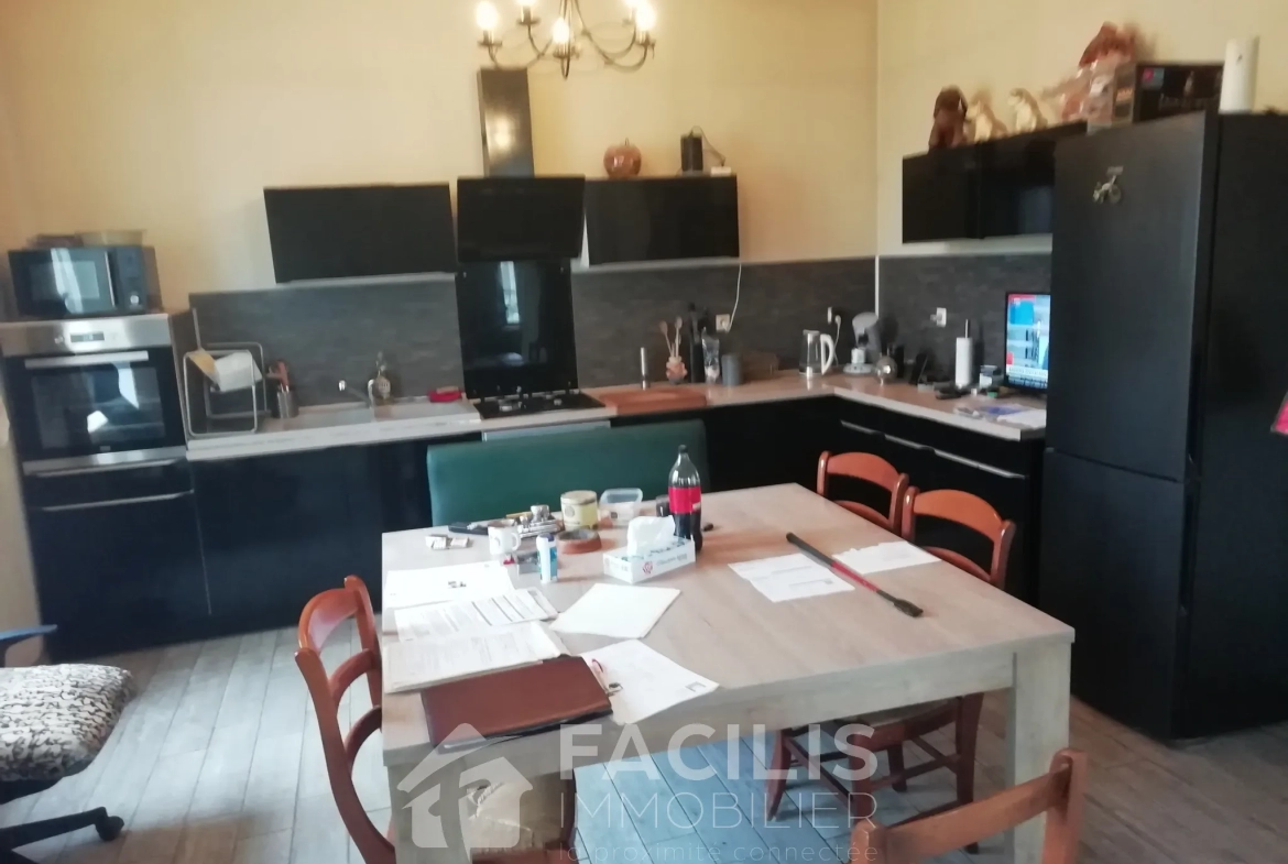 Maison de Bourg F6 130m2 avec dépendances 130m2 et jardin de 1500m2 clos !! 