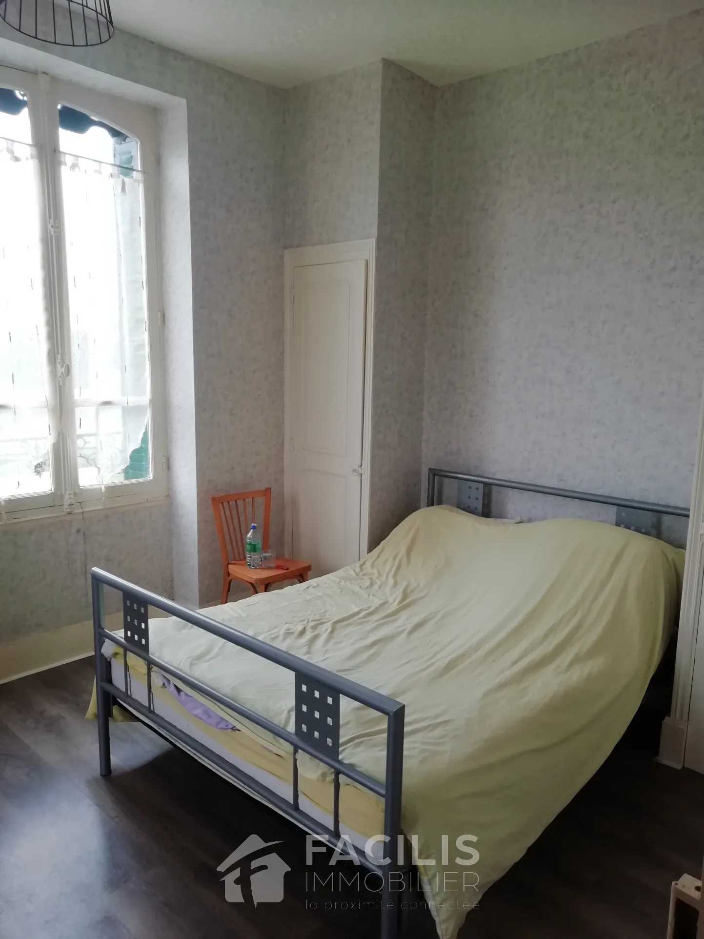 Maison de Bourg F6 130m2 avec dépendances 130m2 et jardin de 1500m2 clos !! 