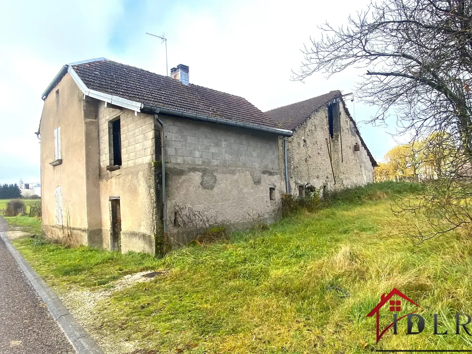 Ancienne maison d'habitation à rénover avec terrain de 1300 m2 - Gevigney et Mercey (70500) 