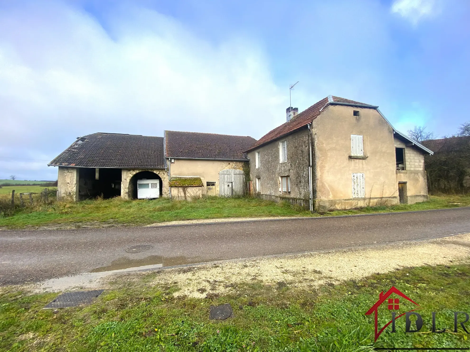 Ancienne maison d'habitation à rénover avec terrain de 1300 m2 - Gevigney et Mercey (70500) 