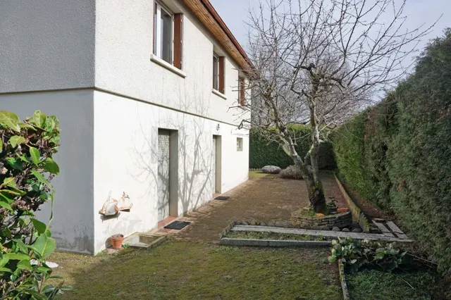 House near city center of Paray le Monial 