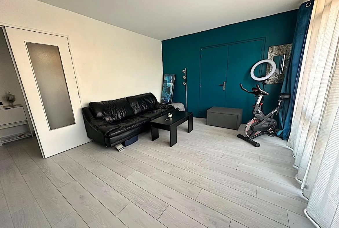 Appartement 2 pièces avec balcon à Livry-Gargan 