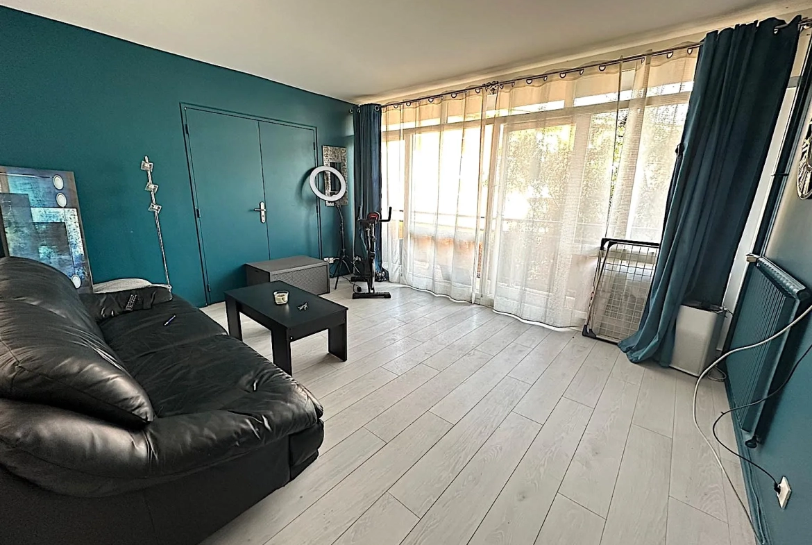 Appartement 2 pièces avec balcon à Livry-Gargan 